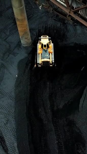 Bulldozer Sorts Coal Extractive Industry Anthracite Coal Industry Aerial View — Stock Video