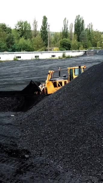 Vista Aérea Una Gran Pila Carbón Industria Extractiva Antracita Vídeo — Vídeos de Stock