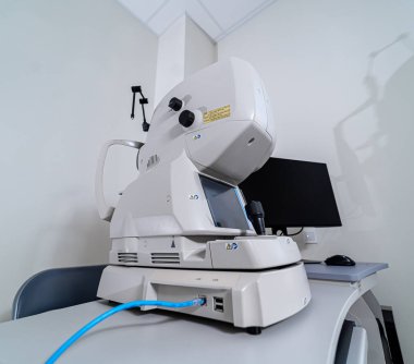 Modern hastane laboratuvar cihazı. Bilimsel yüksek teknoloji ekipmanları.