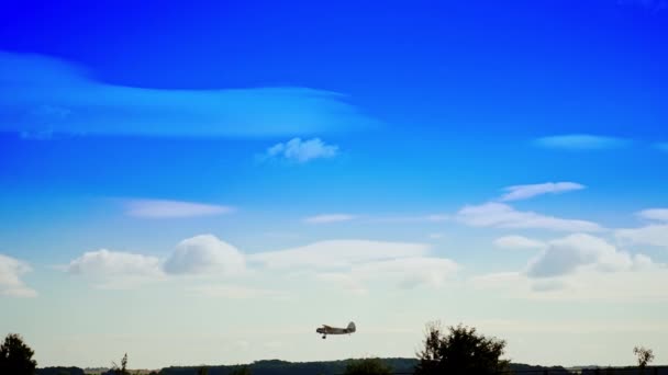 Letadlo Vzlétlo Poli Malá Letadla Pro Extrémní Sport Seskok Padákem — Stock video