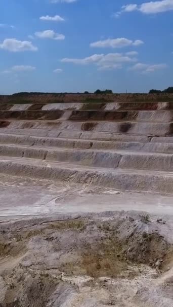 Hellend Trap Gemaakt Grond Het Proces Van Mijnbouw Kaolien Drone — Stockvideo