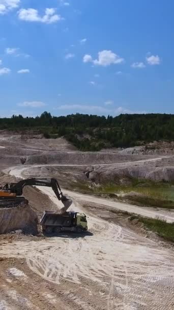 Mining Clay Mineral Kaolin Quarry Excavator Uploading Industrial Minerals Truck — Stock Video