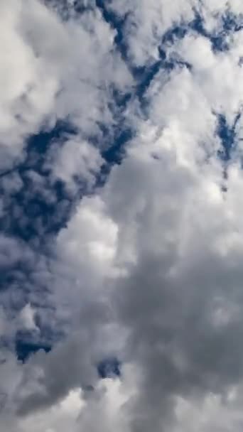 Drammatico Edificio Nuvoloso Nell Atmosfera Nubi Grigie Spesse Che Formano — Video Stock