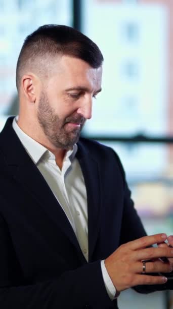Businessman Standing Office Holding Phone Entrepreneur Messaging Somebody Portrait Close — Stock Video