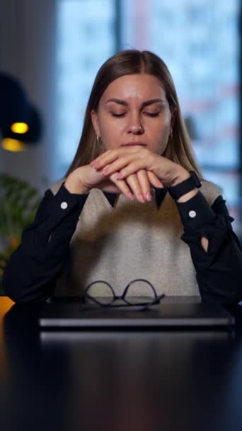 Young Tired Woman Sits Table Closed Laptop Front Her Lady — Stock Video