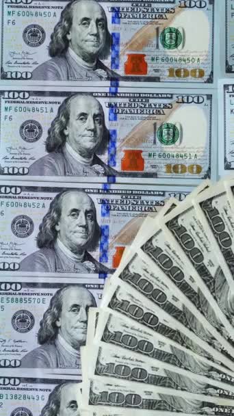 Богатое Происхождение Американских Денег Поворот Банкнот 100 Долларов Вращение Многих — стоковое видео