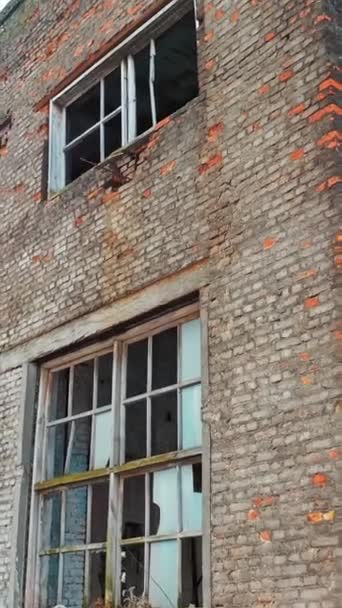 Voar Sobre Fábrica Destruída Antigo Edifício Industrial Para Demolição Vista — Vídeo de Stock