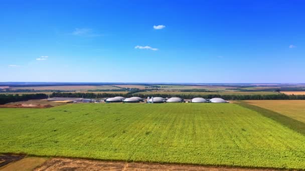 Vastes Terres Agricoles Entourant Usine Moderne Biogaz Drone Approchant Les — Video