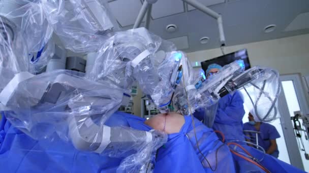 Лапароскопічна Операція Здійснюється Інноваційним Робототехнічним Обладнанням Низький Кут Огляду Медичний — стокове відео