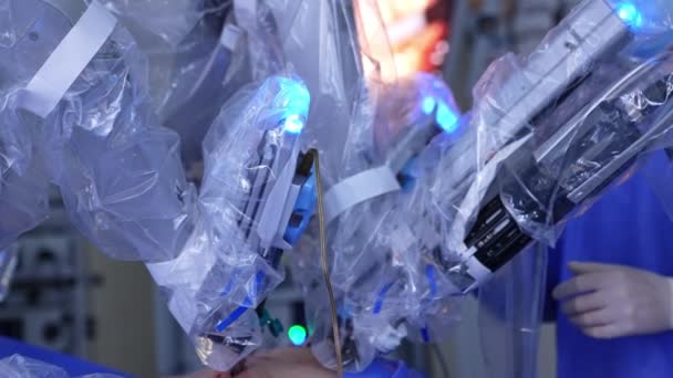 Armen Van Vinci Robot Plastic Voor Steriliteit Bewegen Geopereerde Buik — Stockvideo
