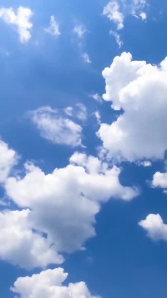 Hermosos Rayos Sol Que Vienen Través Las Suaves Nubes Luz — Vídeos de Stock