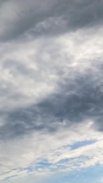 Spindrift Padat Awan Meliputi Langit Menghilang Dalam Angin Dengan Cepat — Stok Video