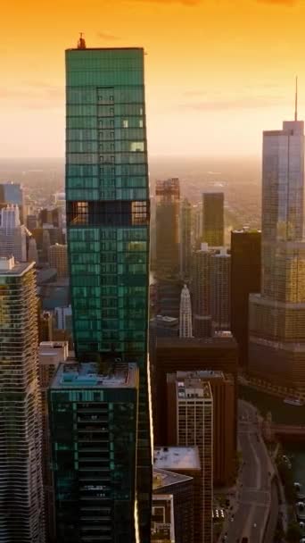 Chicago City Aerial View Setting Sun Drone Footage Tops Skyscrapers — Stock Video