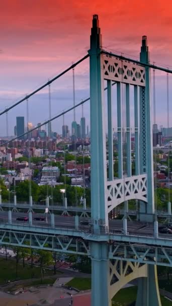Růžové Nebe Mraky Nad New Yorkem Triborough Most Pozadí Rušné — Stock video