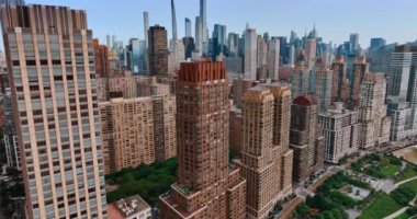 New York 'un Cityskyline binası. Amerikan gökdelenlerinin havadan görünüşü.