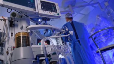 Cerrahi modern ekipman. Yeni teknoloji işletim süreci.