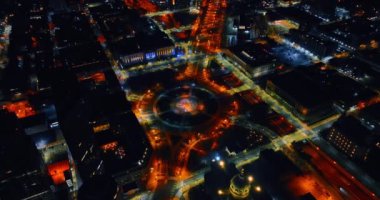 Logan Meydanı 'nın ikonik Philadelphia cazibesi. Amerikan şehrinin gece manzarası tepeden..