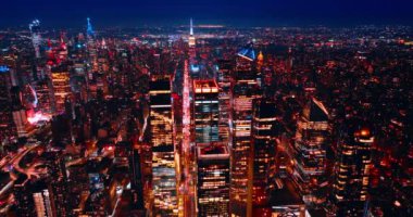 Harika New York, ABD 'nin nefes kesici manzarası. Metropolün en tepeden parlak manzarası.