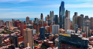 Modern Chicago 'nun merkezi, Illinois, Birleşik Devletler. Şehir merkezinde çok güzel gökdelenler var..