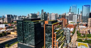 Çerçevesi ve cephesi olan inanılmaz modern tasarım binaları. Chicago 'nun göz kamaştırıcı mimarisi..