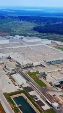 Modern endüstriyel fabrika dikey video görüntüsü