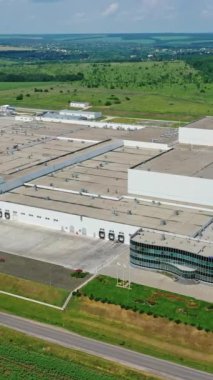 Endüstriyel fabrikanın havadan görünüşü. Banliyö sanayi bölgesinin hava görüntüsü