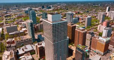 Chicago, Illinois, ABD 'de yüksek binalar. Şehrin uçsuz bucaksız manzarası..