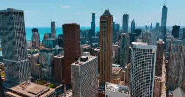 Chicago, Illinois, ABD 'deki yüksek binalar ve gökdelenler. Metropolün çarpıcı mimarisi..