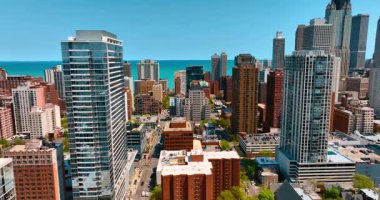 Modern Chicago, Illinois, ABD 'nin çeşitli kentsel manzaraları. Michigan Gölü 'nün göl manzarası.