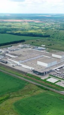 Endüstriyel fabrikanın drone çekimi. Fabrika sanayi bölgesinin hava aracı görüntüsü