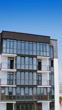 Yeni Şehir Apartmanı Manzarası. Modern apartman mimarisinin havadan görünüşü