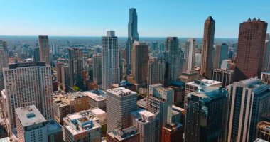 Modern metropolün yoğun şehir manzarası. Chicago, Illinois, ABD 'nin uçsuz bucaksız manzarasına hava perspektifi.
