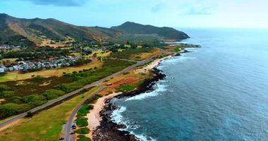 Pasifik Okyanusu kıyısında uçuş. Honolulu, Hawaii, ABD 'nin resimli manzarası..