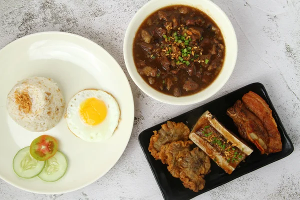 Photo Freshly Cooked Assorted Filipino Food Rechtenvrije Stockfoto's