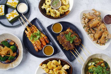 Taze pişmiş Tayland yemeği fotoğrafı..