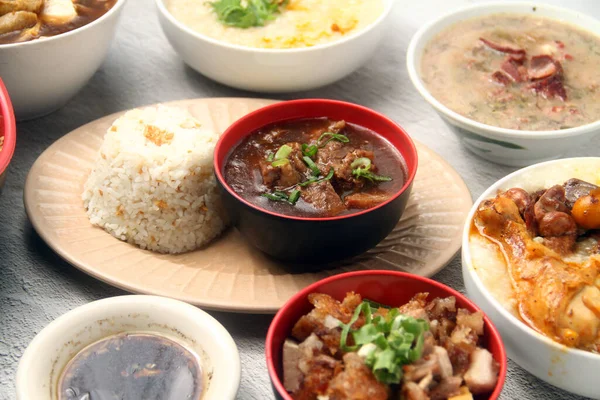 Foto Von Frisch Gekochten Verschiedenen Berühmten Philippinischen Lebensmitteln Stockfoto