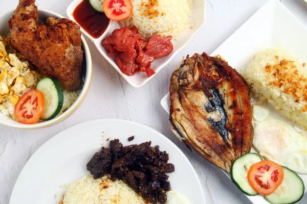 Photo Freshly Cooked Assorted Filipino Food — Stok Foto