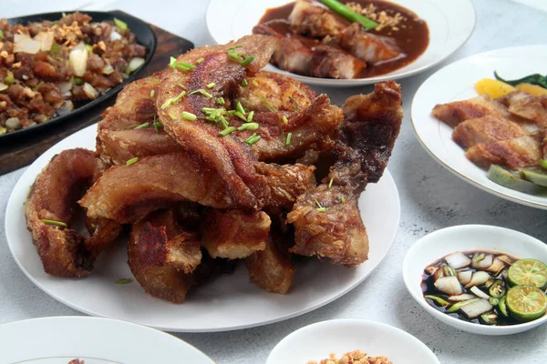 Foto Comida Filipina Recién Cocinada Llamada Bagnet Vientre Crujiente Cerdo —  Fotos de Stock