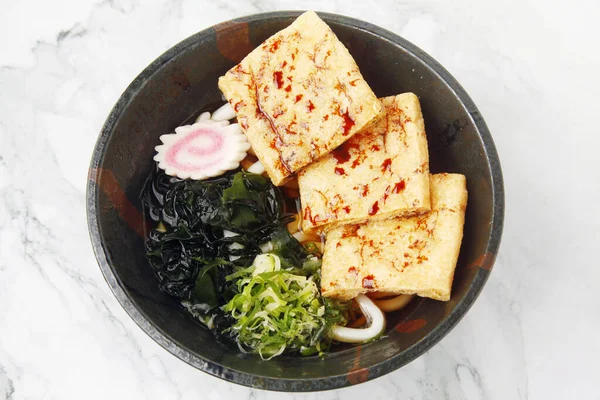 Foto Comida Japonesa Recién Cocinada Kitsune Udon — Foto de Stock