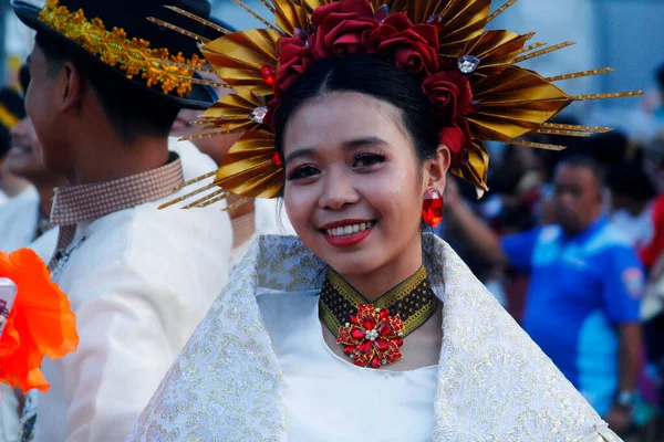 Antipolo City Filipíny Května 2023 Účastníci Pouliční Taneční Přehlídky Pestrobarevných — Stock fotografie