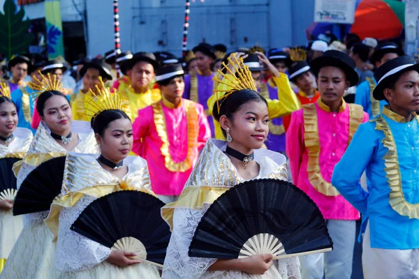 Antipolo City Filippinerna Maj 2023 Gatudansare Färgglada Kostymer Den Årliga — Stockfoto