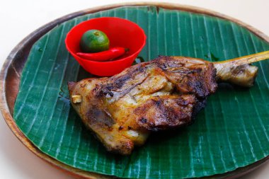 Taze ızgara tavuk fotoğrafı..