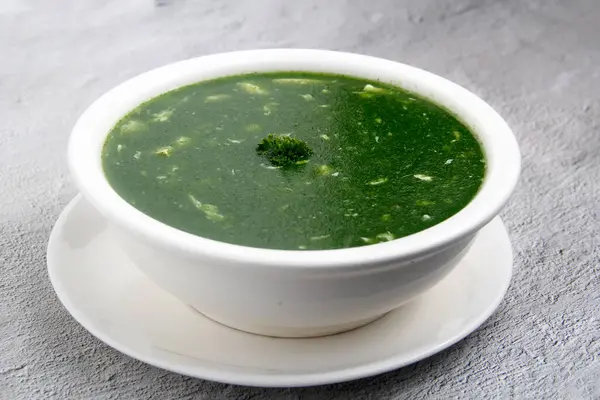 新鮮な中華料理の写真 ほうれん草スープ — ストック写真