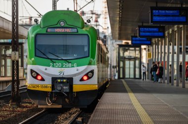 Mazowieckie Demiryolları. Polonya 'da demiryolu taşımacılığı.