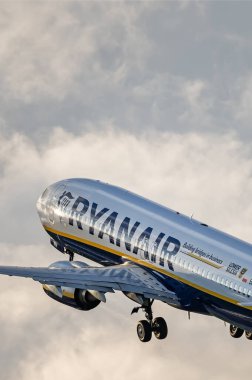 Ryanair, İrlanda Havayolları. Gdansk Havaalanı, Polonya