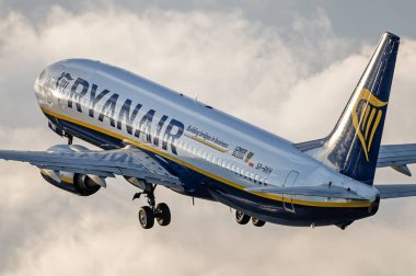 Ryanair, İrlanda Havayolları. Gdansk Havaalanı, Polonya