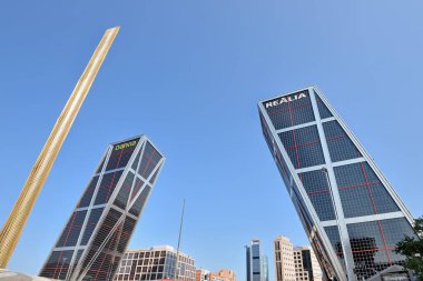 Madrid, İspanya 'daki Avrupa Kapısı Kuleleri.