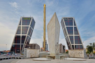 Madrid, İspanya 'daki Avrupa Kapısı Kuleleri.