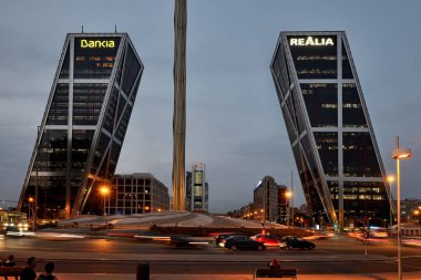 Madrid, İspanya 'daki Avrupa Kapısı Kuleleri.