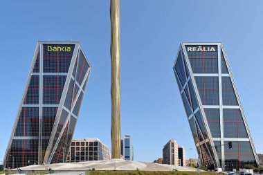 Madrid, İspanya 'daki Avrupa Kapısı Kuleleri.